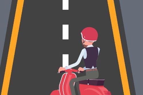 Chuyển làn mắc lỗi nhỏ, người đi xe máy sẽ bị phạt tới 600 nghìn đồng