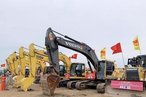 Sẽ khởi công 4 dự án đường bộ cao tốc từ 18/6