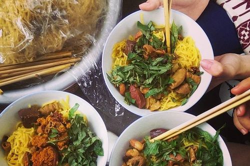 Ở Huế có món bún xào dân dã, là kí ức tuổi thơ của bao người nơi cố đô