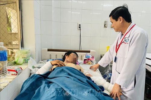 Quản lý công trình bị tẩm xăng đốt khi đang ngủ