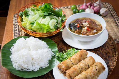 3 quán bún chả ngon có tiếng tại Hà Nội