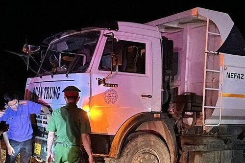 Bình Thuận: Xe ben va chạm với xe máy, một người tử vong