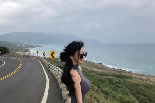Khoe bức ảnh lề đường, gái xinh Hàn Quốc được khen hết lời