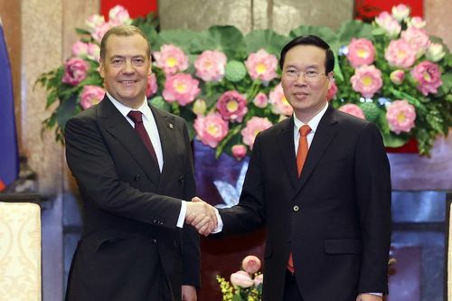 Lãnh đạo Nhà nước, Chính phủ và Quốc hội điện mừng Quốc khánh LB Nga