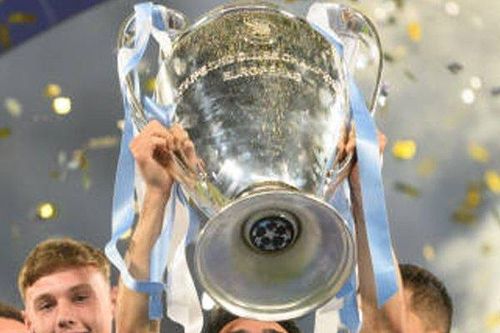 Man City nhận số tiền thưởng kỉ lục sau 'cú ăn 3' vĩ đại