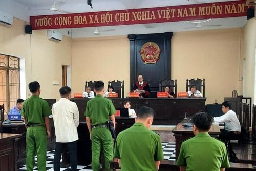 'Nổ' quen biết rộng để chiếm đoạt 500 triệu đồng của vợ bạn