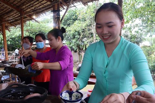 Chú trọng đầu tư cơ sở vật chất văn hóa và du lịch