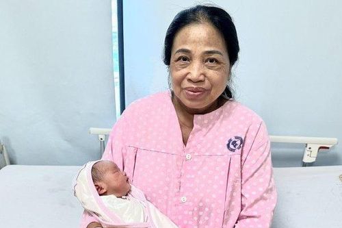 Người phụ nữ 60 tuổi ở Hải Phòng sinh con gái khỏe mạnh