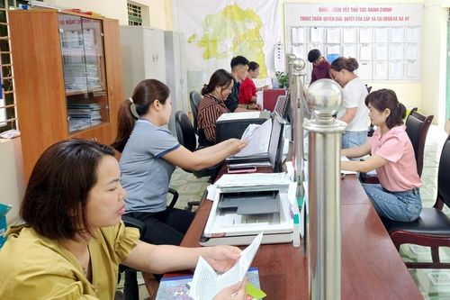 Nậm Pồ quan tâm nâng cao năng lực, trình độ đội ngũ cán bộ cấp xã