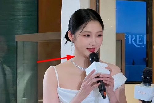 Hình ảnh chưa chỉnh sửa của Quan Hiểu Đồng