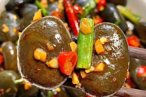 Món đá cuội xào ớt khiến thực khách hoang mang không biết ăn sao