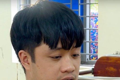 Khởi tố nam thanh niên xịt hơi cay vào mắt chủ quán để cướp 5 chỉ vàng