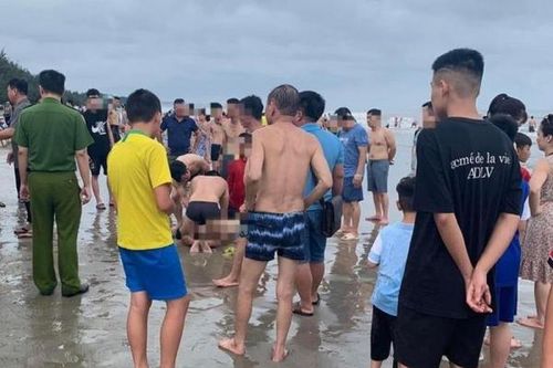 2 du khách đuối nước ở bãi biển Trà Cổ