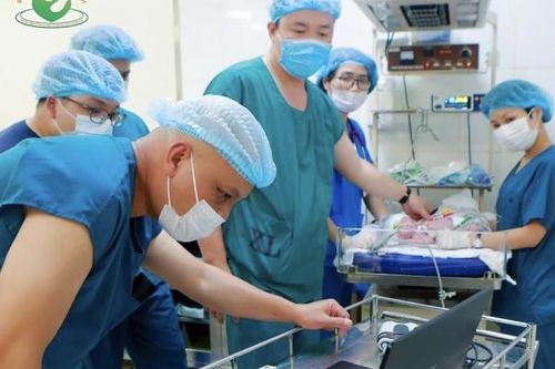 Cứu trẻ bị tim bẩm sinh nặng ngay khi vừa chào đời