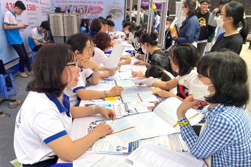 Khuyến khích trường đại học xây dựng chương trình đào tạo có yêu cầu cao hơn chuẩn