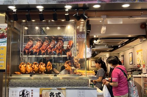 Không khí đón Tết Đoan Ngọ của người dân tại Hong Kong