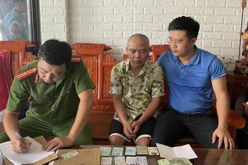 Lên mạng đăng thông tin bán vé máy bay giá rẻ để lừa đảo hàng trăm triệu đồng