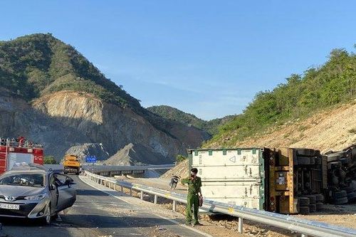 Khánh Hòa: Tai nạn trên cao tốc Nha Trang – Cam Lâm khiến 2 người chết