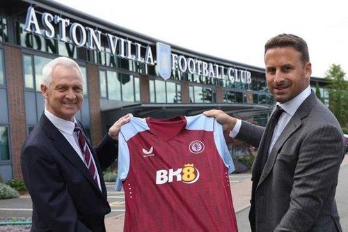 Câu lạc bộ Aston Villa có nhà tài trợ chính thức