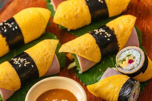 Tuyệt chiêu làm kimbap mùa hè siêu dễ, siêu ngon