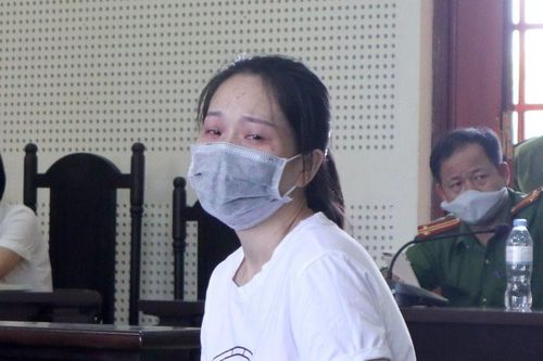 Những 'bông hoa rừng' lạc lối