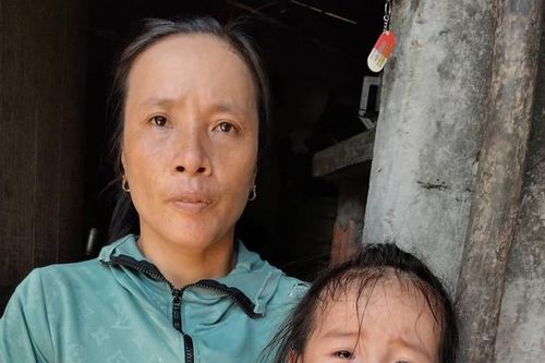 Chạy chữa 10 năm mới sinh được con, người phụ nữ khóc nghẹn khi con mắc bệnh quái ác