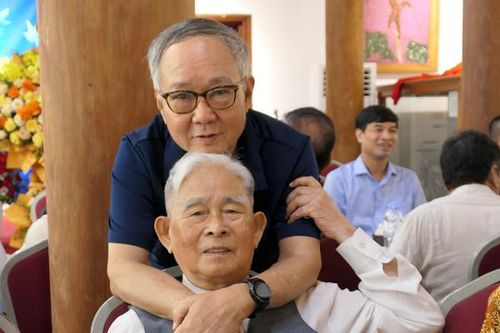 Dòng Păng Pơi đã cạn nước