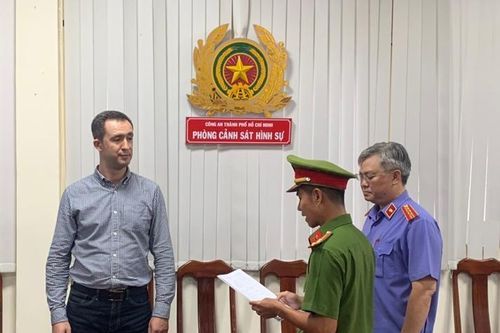 Chân dung ông trùm người Nga điều hành 6 công ty tín dụng đen
