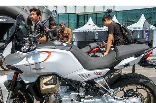 2023 Moto Guzzi V100 Mandello trình làng với tính năng 'độc nhất vô nhị' trên thế giới