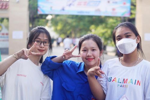Thi tốt nghiệp THPT năm 2023: Thí sinh thở phào sau môn thi cuối cùng