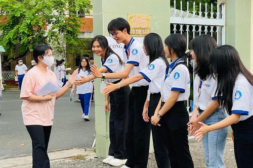 Kết thúc bài thi môn Ngoại ngữ, thí sinh hoàn thành Kỳ thi tốt nghiệp THPT năm 2023
