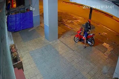 Tạt sơn nhà dân để đòi nợ thuê, thanh niên bị bắt