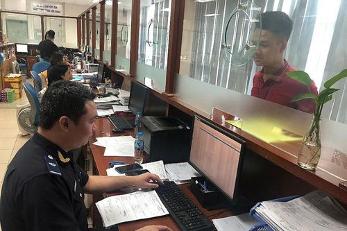 Hải quan sân bay quốc tế Nội Bài gặp khó khăn trong thu ngân sách nhà nước