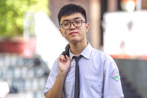 Thủ khoa kỳ thi lớp 10 Hà Nội gây bất ngờ với điểm Văn vượt trội
