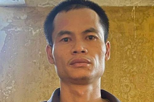 Rạng sáng mua 'đá' về sử dụng, gặp Công an ném xuống đất định phi tang