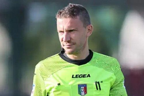 Trọng tài trả giá đắt sau vụ tranh cãi với Mourinho