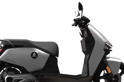 Sarkcyber HC 200 Ursa - xe điện cho dân thị thành, giá tương đương SH