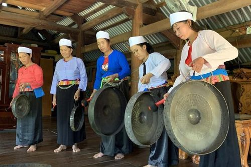 Khám phá bản Mường ở Bắc Trà My