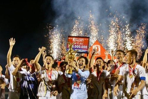 Thắng kịch tính Định Hướng FC, Luxcom FC lên ngôi tại S11 Luxcom 2023