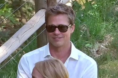 Brad Pitt U60 vẫn đẹp trai phong độ như trai 30