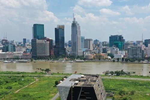 Công trình 800 tỷ đồng nằm trơ trọi nhiều năm giữa khu 'đất vàng' ở TP.HCM