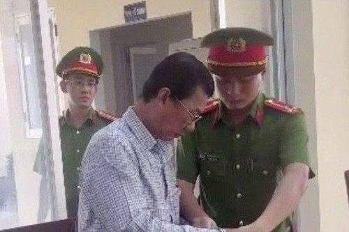 Bình Thuận: Bắt giam bác sĩ giả chữ ký để làm giấy khám sức khỏe