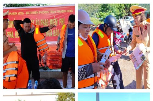 Thanh Hóa: CSGT cấp phát miễn phí 120 áo phao, 500 tờ rơi tuyên truyền cho người dân