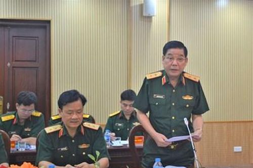 Trung tướng Nguyễn Văn Gấu dự và chỉ đạo Hội nghị Đảng ủy Quân chủng Phòng không - Không quân