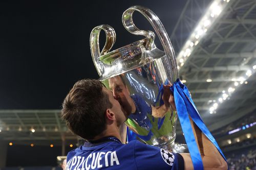 Mourinho đã đúng về Azpilicueta