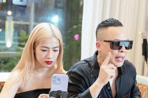 Vũ Khắc Tiệp không ngại lấy uy tín 15 năm hoạt động showbiz để bán hàng livestream