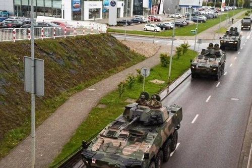 Ba Lan điều 1.000 quân, 200 đơn vị thiết giáp tới sát biên giới Belarus