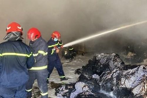 Kịp thời khống chế vụ cháy nhà xưởng tại Bình Dương