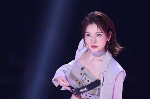 Đứng top 1 'Đạp gió 2023', Chi Pu được săn đón ở show mới của Trung Quốc