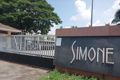 Công nhân Công ty TNHH túi xách Simone Việt Nam trở lại làm việc